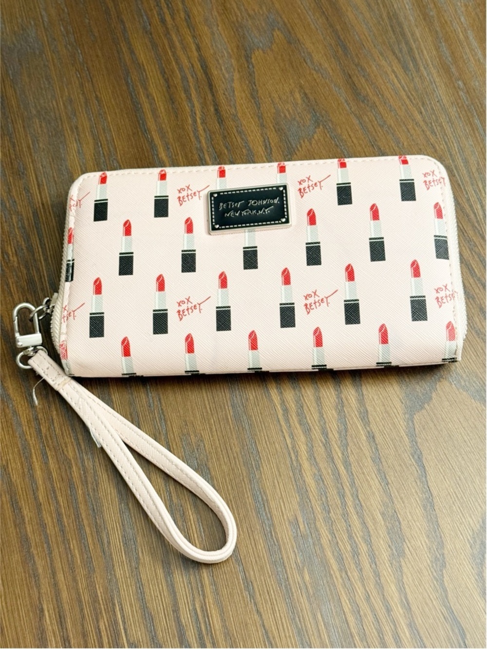 Betsey Johnson Lipstick Print Wristlet Wallet — Pink
